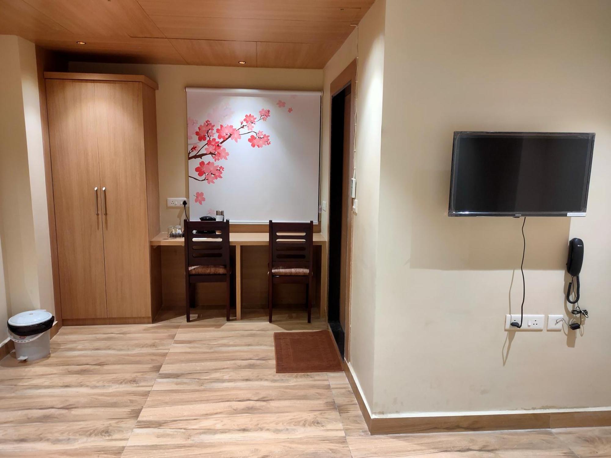 Hotel Mellow Mood Бхубанешвара Экстерьер фото