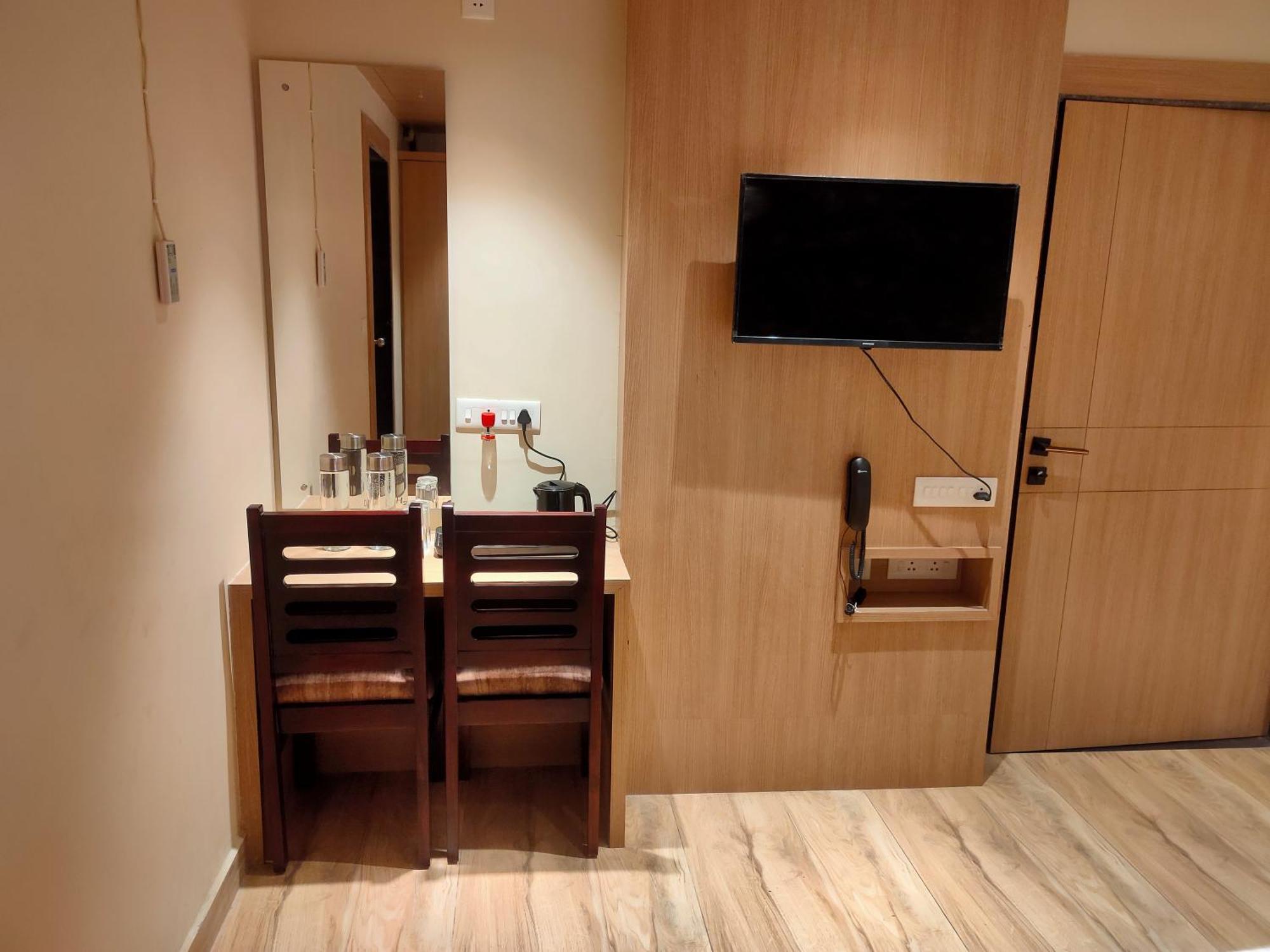 Hotel Mellow Mood Бхубанешвара Экстерьер фото
